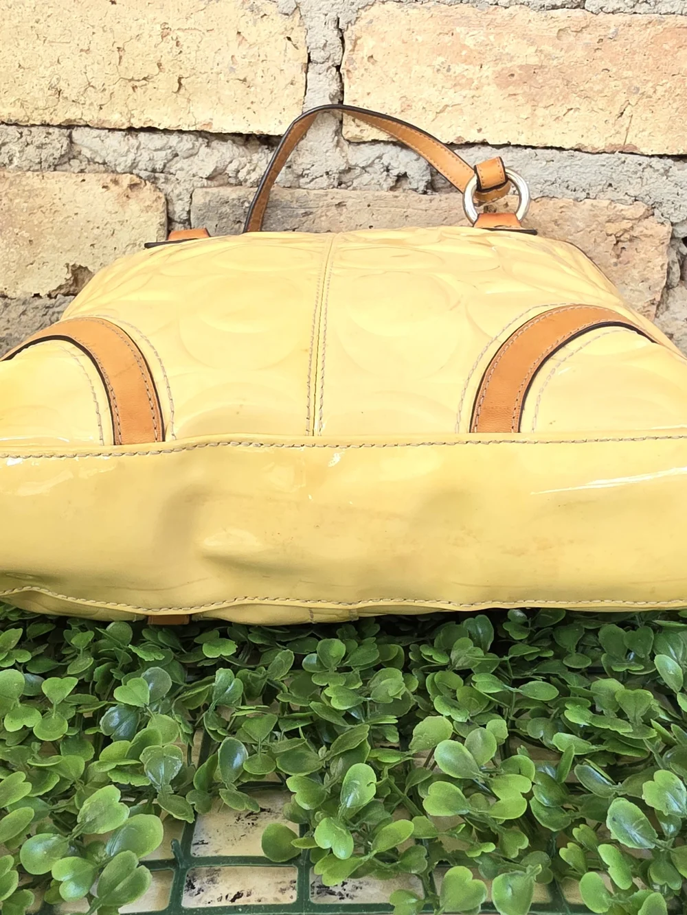 Authentic Coach Peyton Embossed Patent Leather Tote (Yellowing Due To Sun/age)